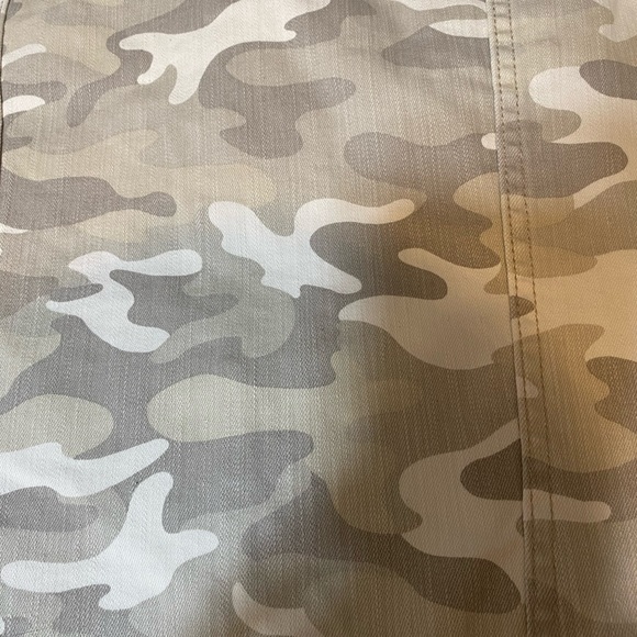 NWT SANCTUARY BEIGE CAMO KYLIE DENIM JACKET S - Picture 8 of 12